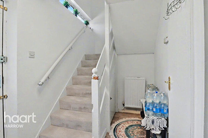 2 Bedroom End Of Terrace House For Sale In Robb Road, Stanmore, HA7