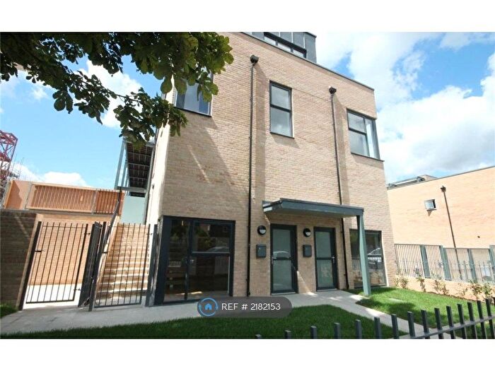 2 Bedroom Flat To Rent In Flamsteed Close, Cambridge, CB1