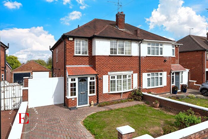 3 Bedroom Semi-Detached House For Sale In Knoll Drive, Styvechale, CV3