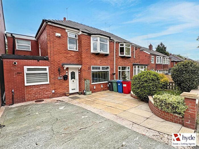 3 Bedroom Semi-Detached House For Sale In Agecroft Road West, Prestwich, Manchester., M25