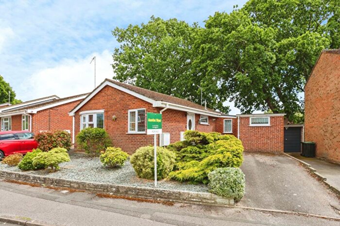 3 Bedroom Bungalow For Sale In Seliot Close, Oakdale, Poole, Dorset, BH15