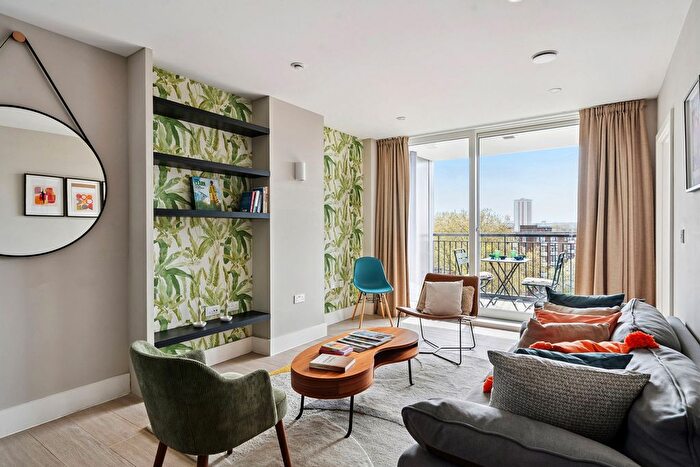 2 Bedroom Flat For Sale In Wyvil Road, SW8