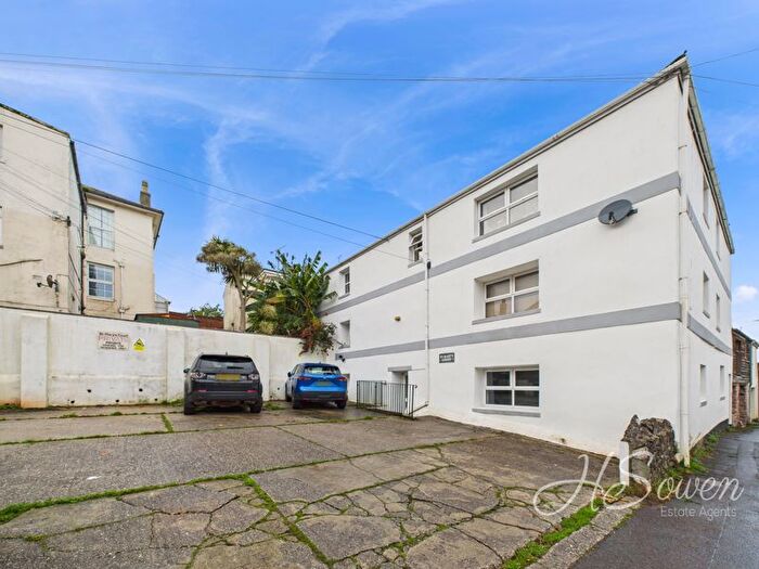 2 Bedroom Flat For Sale In Compton Place, Torquay, TQ1
