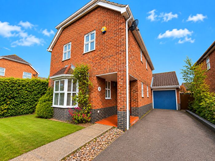 4 Bedroom Detached House For Sale In Broadacres, Luton, Bedfordshire, LU2