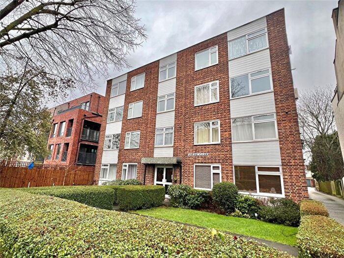 2 Bedroom Flat To Rent In Brownlow Road, London, N11