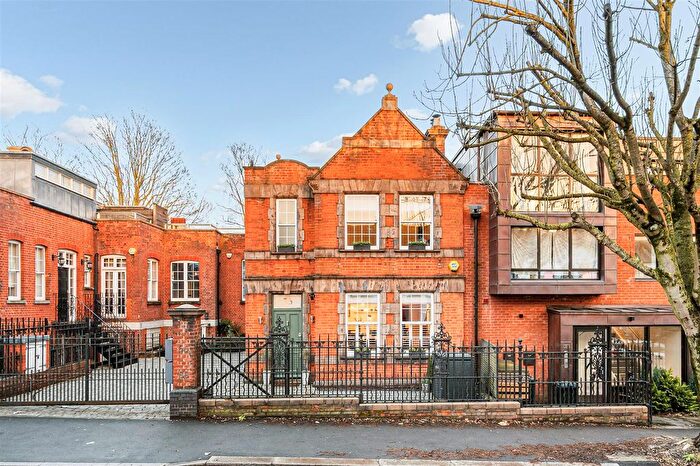 3 Bedroom Terraced House For Sale In Winchester Street, London, W3