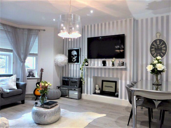 2 Bedroom Flat To Rent In Sackville Road -, P17