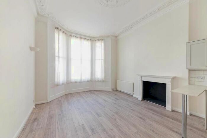 2 Bedroom Flat To Rent In Sutherland Avenue, Maida Vale, W9