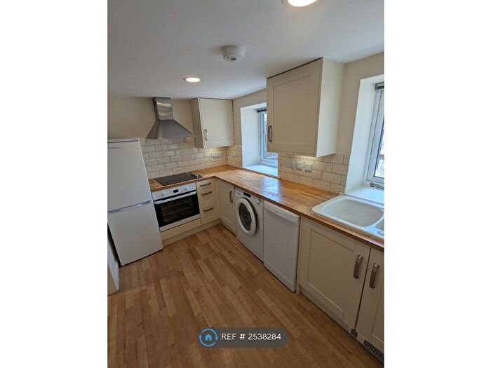 1 Bedroom Detached House To Rent In High Street, Dorking, RH4