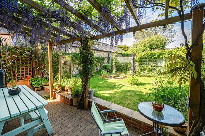 3 Bedroom Semi-Detached House For Sale In Asquith Road, Cheltenham, Gloucestershire, GL53