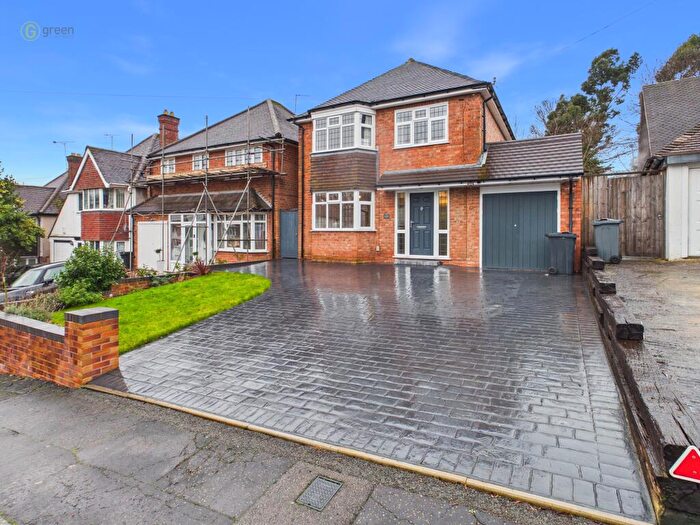 3 Bedroom Detached House For Sale In Fernwood Road, Sutton Coldfield, B73