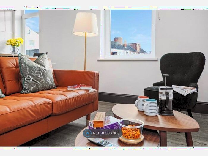 2 Bedroom Flat To Rent In Humber St, Cleethorpes, DN35