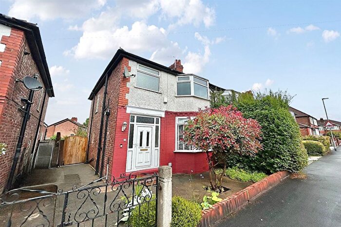 3 Bedroom Semi-Detached House For Sale In Hurstfold Avenue, Manchester, M19