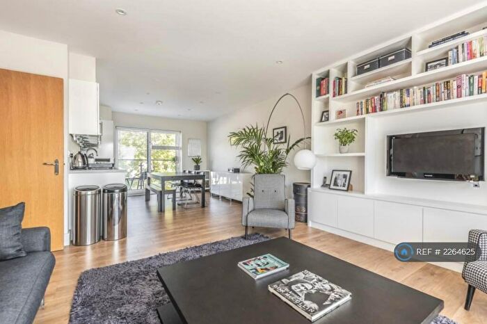 2 Bedroom Flat To Rent In Brockley Park, London, SE23