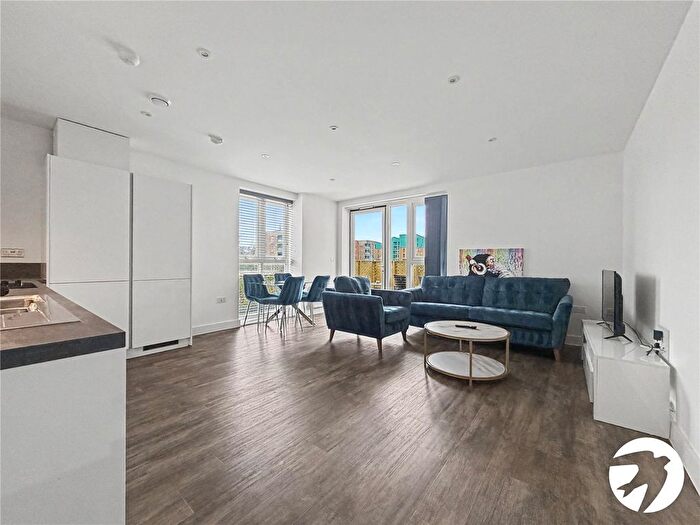 2 Bedroom Flat For Sale In Corys Road, Rochester, Kent, ME1