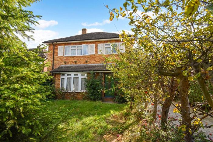 3 Bedroom Detached House For Sale In Pipers Close, Burnham, SL1