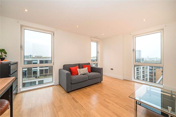Apartment To Rent In Indescon Square, London, E14
