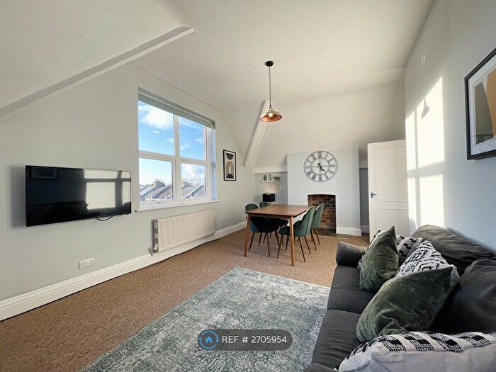 2 Bedroom Flat To Rent In Seabourne Road, Southbourne, BH5