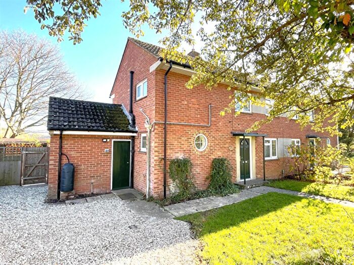 3 Bedroom Semi-Detached House For Sale In Alanbrooke Road, Larkhill, SP4