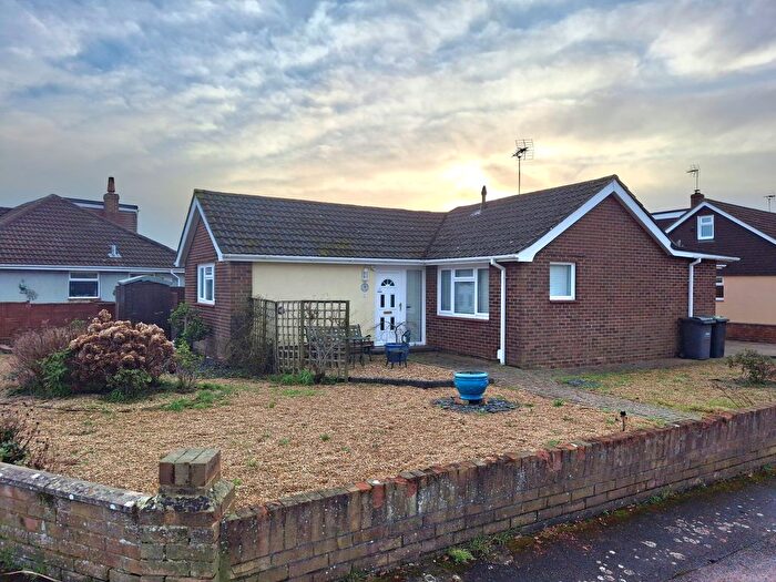 2 Bedroom Detached Bungalow To Rent In Crestland Close, Waterlooville, PO8
