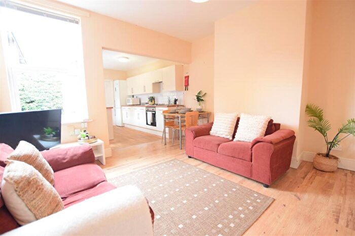 3 Bedroom Terraced House To Rent In Charles Street West - Student House - Available Decemebr, LN1