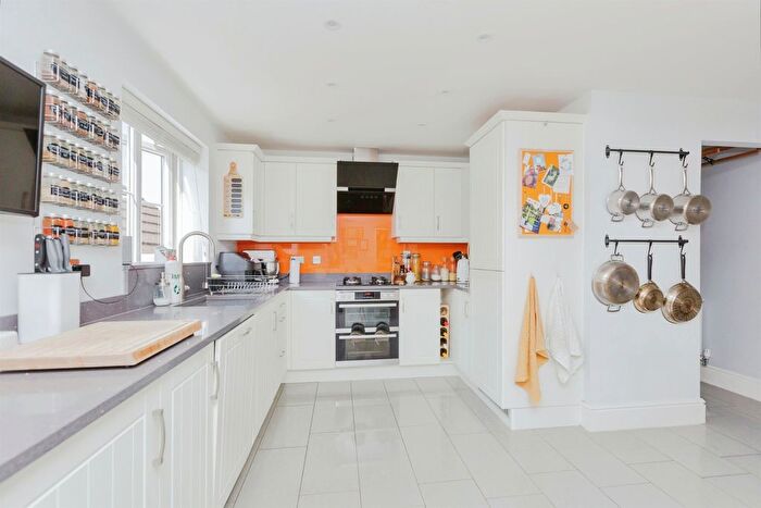 4 Bedroom Detached House For Sale In Cardinal Drive, Burbage, Hinckley, LE10