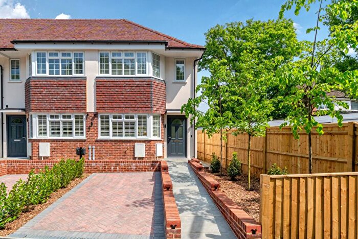 2 Bedroom Semi-Detached House For Sale In Castleview Road, Weybridge, KT13