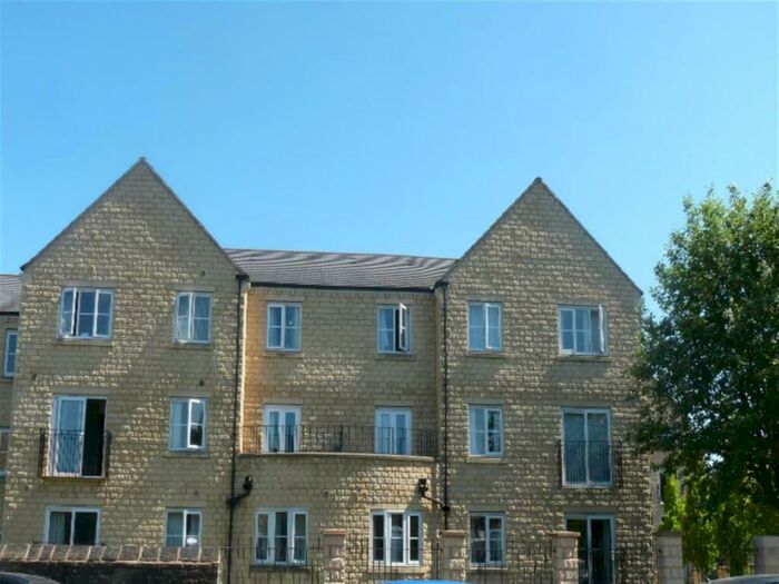 2 Bedroom Flat To Rent In Merchants Court, Leonard Street, Bingley, BD16