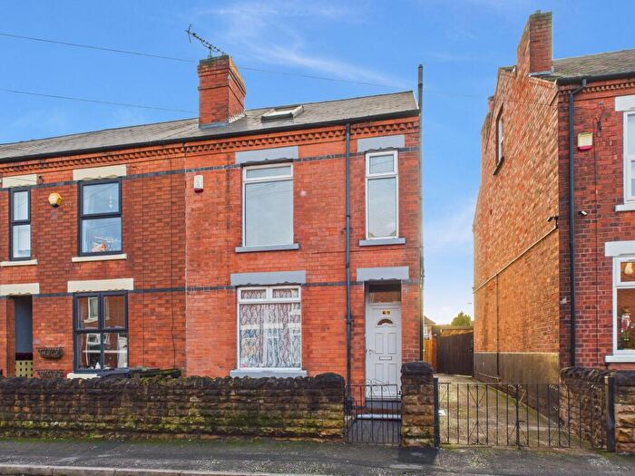 4 Bedroom End Of Terrace House For Sale In Furlong Avenue, Arnold, Nottingham, NG5
