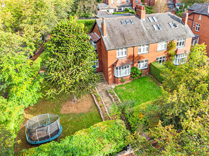 5 Bedroom Semi-Detached House For Sale In North Park Avenue, Leeds, LS8