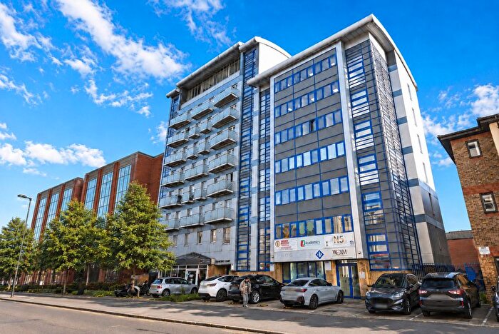 1 Bedroom Flat For Sale In Western Road, Romford, RM1