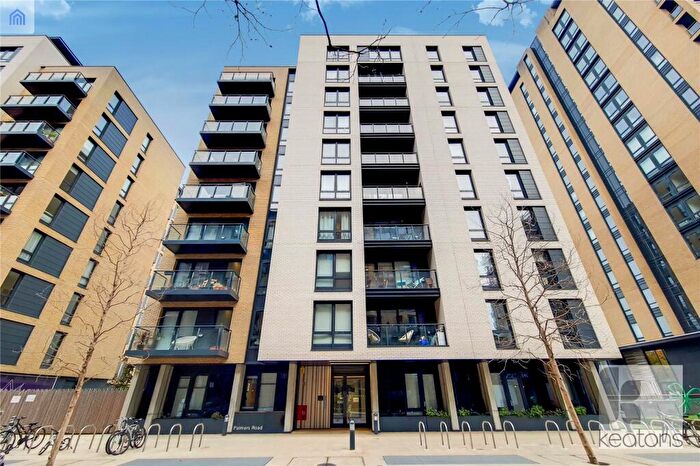 3 Bedroom Flat To Rent In Graphite Point, Palmers Road, Bethnal Green, London, E2