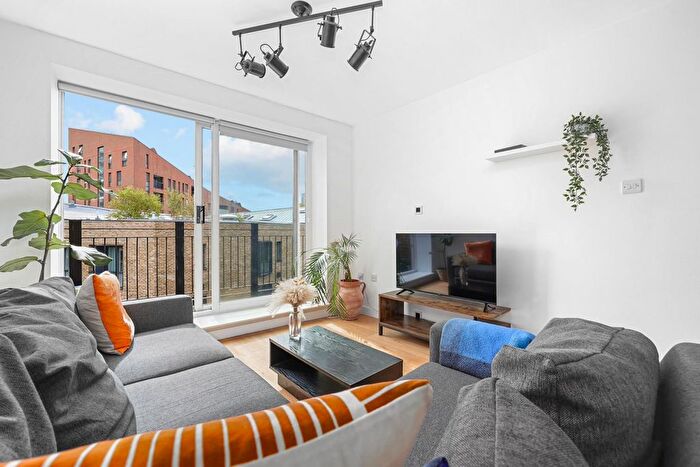 2 Bedroom Flat For Sale In Hackney Road, Shoreditch, E2