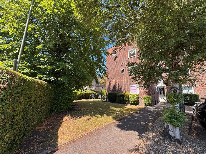 1 Bedroom Flat To Rent In Sunningfields Road, Hendon, London, NW4