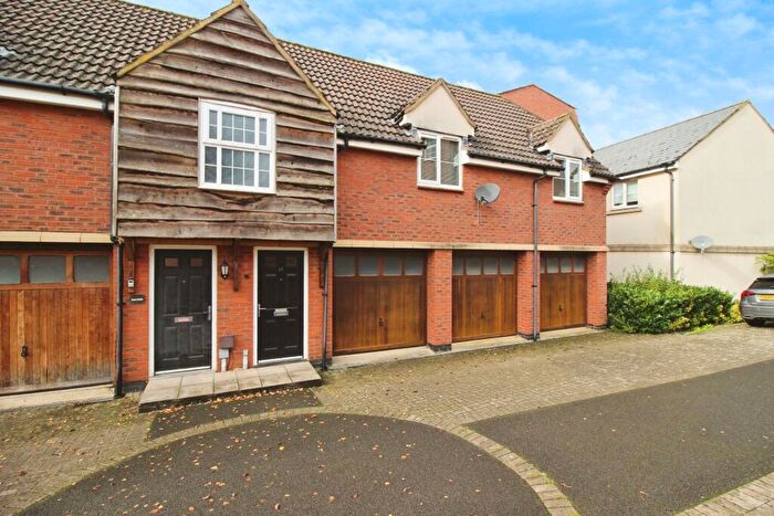2 Bedroom Coach House To Rent In Claydon Road, Swindon, SN25