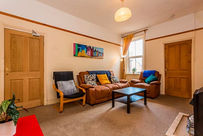 4 Bedroom Flat To Rent In Ashleigh Grove, Jesmond, Newcastle Upon Tyne, NE2