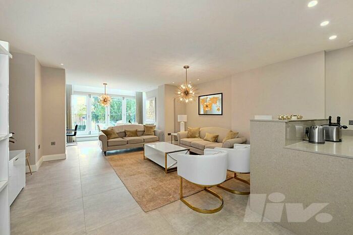 2 Bedroom Apartment To Rent In Lyndhurst Lodge, Lyndhurst Road, Hampstead, NW3