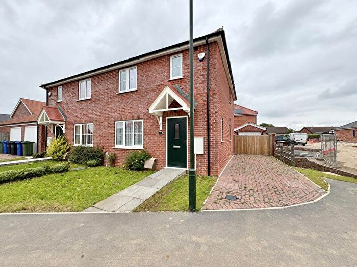 3 Bedroom Semi-Detached House To Rent In Bowfell Gardens, Scartho, DN33