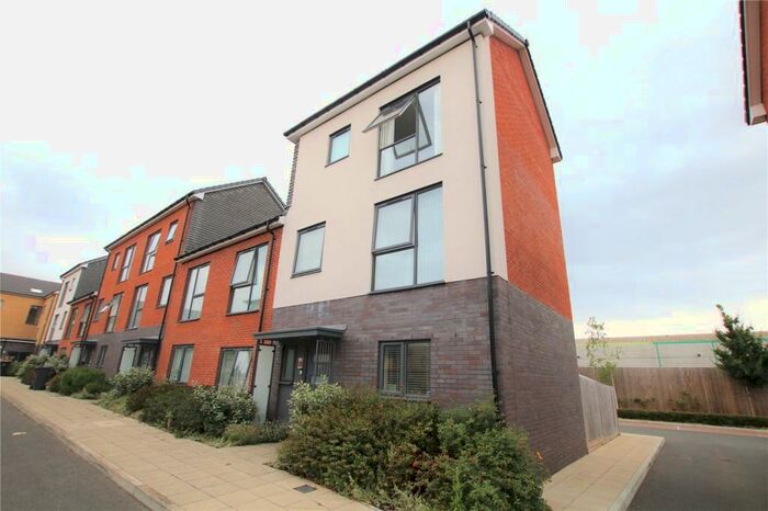 3 Bedroom Terraced House To Rent In Longships Way, Reading, Berkshire, RG2