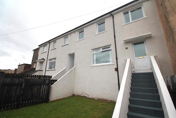 3 Bedroom Property For Sale In Kinloch Lane, Greenock, PA16