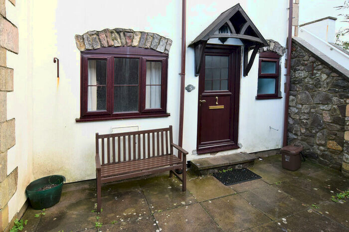1 Bedroom Apartment To Rent In Old Station Close, Cheddar, BS27