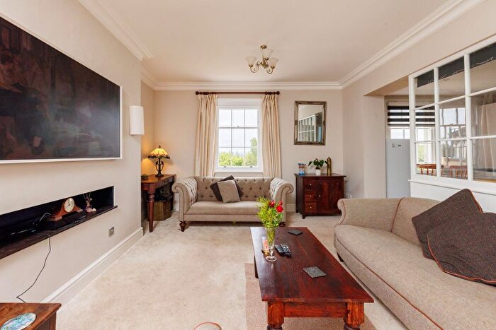 2 Bedroom Flat For Sale In Bath Road, Brislington, BS4