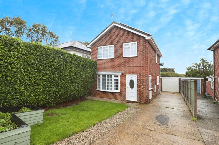 3 Bedroom Detached House For Sale In Vickers Close, Townsend, Bournemouth, Dorset, BH8