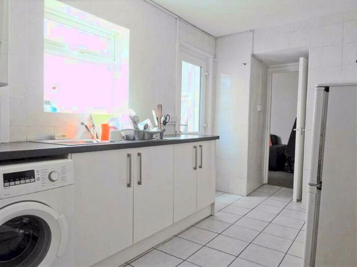 2 Bedroom Flat To Rent In Upper Lewes Road, Brighton, BN2