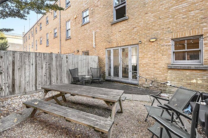 4 Bedroom Terraced House To Rent In Anchor Terrace, Cephas Avenue, London, E1