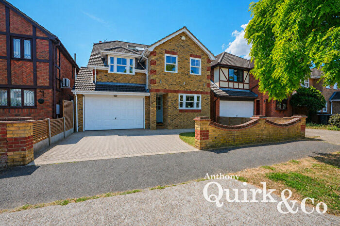 5 Bedroom Detached House For Sale In Papenburg Road, Canvey Island, SS8