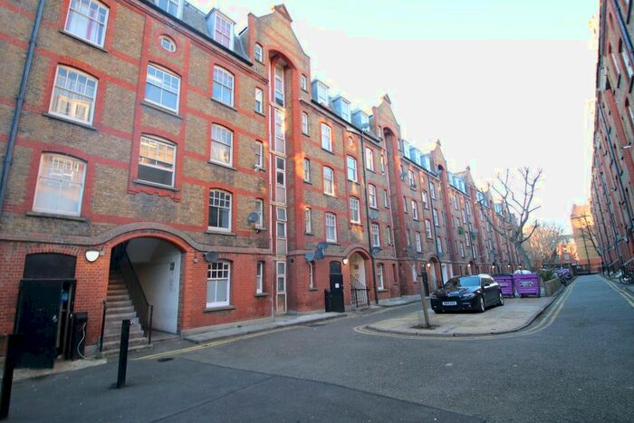 3 Bedroom Flat To Rent In Montclare Street, London E2