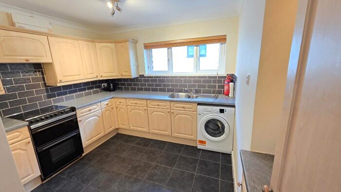 2 Bedroom Flat To Rent In Heathwood Road, Cardiff, CF14