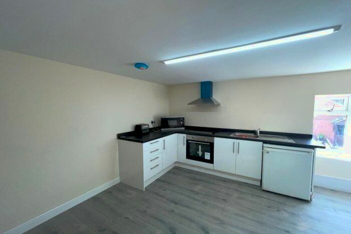 1 Bedroom Flat To Rent In High Street, Stafford, ST19