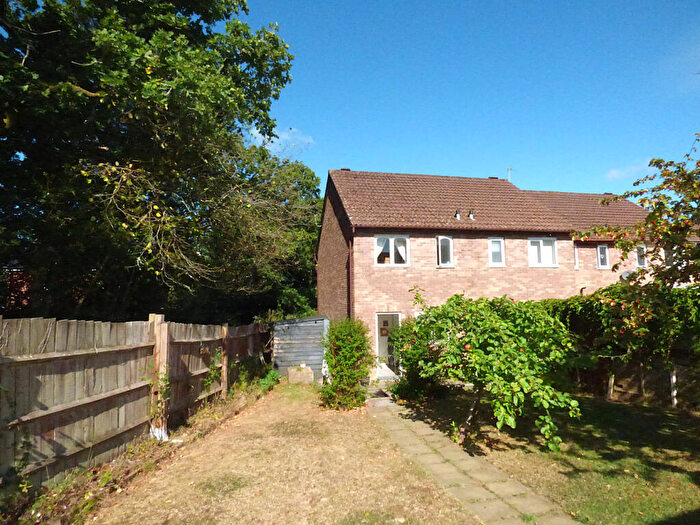 2 Bedroom End Of Terrace House For Sale In Hillbrook Close Waunarlwydd Swansea, SA5